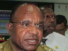 Gubernur Papua Tunjuk Doren Wakerkwa Tangani Permasalahan Pengunduran Diri Wabup Nduga Gubernur Papua Tunjuk Doren Wakerkwa Tangani Permasalahan Pengunduran Diri Wabup Nduga