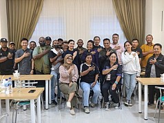Satgas Ops Damai Cartenz Jalin Silaturahmi dengan Wartawan di Jayapura, Perkuat Sinergi Informasi Publik Satgas Ops Damai Cartenz Jalin Silaturahmi dengan Wartawan di Jayapura, Perkuat Sinergi Informasi Publik