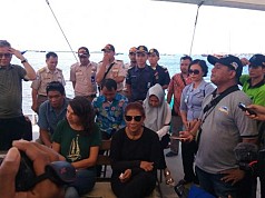 Greenpeace Mengkampanyekan Hutan Adat dan Laut di Papua Greenpeace Mengkampanyekan Hutan Adat dan Laut di Papua