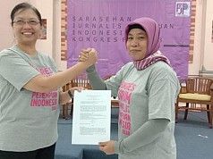 Uni Lubis Terpilih Sebagai Ketum Forum Jurnalis Perempuan Indonesia Uni Lubis Terpilih Sebagai Ketum Forum Jurnalis Perempuan Indonesia