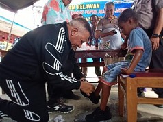 Ikatan Masyarakat Papua Alumni Jatim Berbagi Kasih di Kampung Puay Ikatan Masyarakat Papua Alumni Jatim Berbagi Kasih di Kampung Puay