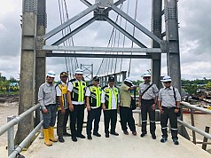 Jembatan Gantung di Agats Mulai Difungsikan, Warga: Kita Sudah Tidak Kena Lumpur