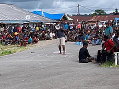 Keluarga Korban Penembakan di Nduga Minta Aparat Keamanan Segera Ditarik Keluarga Korban Penembakan di Nduga Minta Aparat Keamanan Segera Ditarik