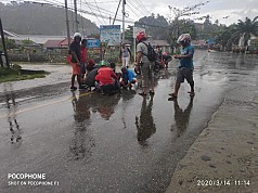 Solihin Tewas, Motor yang Dikendarainya Tabrakan Saat Hujan Deras Solihin Tewas, Motor yang Dikendarainya Tabrakan Saat Hujan Deras