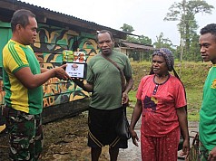 Kesulitan Transportasi, Masyarakat di Deiyai Datangi Pos TNI Meminta Bantuan Kesulitan Transportasi, Masyarakat di Deiyai Datangi Pos TNI Meminta Bantuan