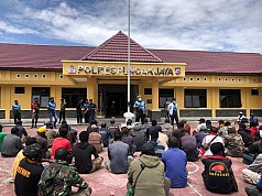 Minta Kejelasan Pemanggilan Kejati Papua, Ratusan Masyarakat Datangi Mapolres Puncak Jaya 