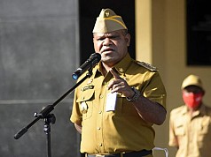 Dana Otsus Terlambat, Bupati Yuni Minta Masyarakat Bersabar dan Belajar Mandiri Dana Otsus Terlambat, Bupati Yuni Minta Masyarakat Bersabar dan Belajar Mandiri