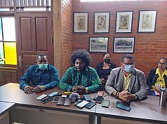 Ketua DPRD Tolikara Bantah Transfer Dana untuk Beli Senjata Kelompok Teroris Papua Ketua DPRD Tolikara Bantah Transfer Dana untuk Beli Senjata Kelompok Teroris Papua