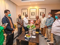 Mathius Tegaskan Dua Nama Calon Wagub Papua, Bukan Ditentukan Gubernur  Mathius Tegaskan Dua Nama Calon Wagub Papua, Bukan Ditentukan Gubernur