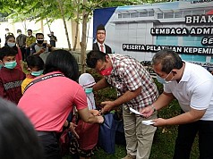 Kepala LAN RI Bersama Peserta PKN TK 1 Angkatan XLIL Laksanakan Bhakti Sosial Kepala LAN RI Bersama Peserta PKN TK 1 Angkatan XLIL Laksanakan Bhakti Sosial