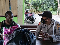 Kunjungi Tomas di Kwamki Narama, Binmas Noken Imbau Jaga Keamanan Jelang PON 