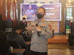 Kabid Humas Polda Papua Betemu Netizen Kabid Humas Polda Papua Betemu Netizen