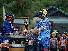 Kirab Api PON Tiba di Kabupaten Jayapura, Besok Diarak Keliling Danau Sentani Kirab Api PON Tiba di Kabupaten Jayapura, Besok Diarak Keliling Danau Sentani