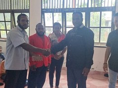 Bupati Puncak Jaya Bantu Dana Penerimaan Mahasiswa Baru di Nabire 