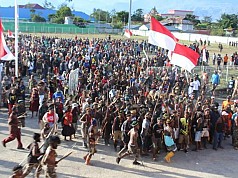 Ribuan Massa Hadiri Deklarasi Papua Damai Peringati Lahirnya Pancasila di Wamena Ribuan Massa Hadiri Deklarasi Papua Damai Peringati Lahirnya Pancasila di Wamena