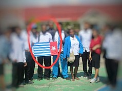 Bentangkan Bendera Bintang Kejora, 12 Mahasiswa di Nabire Diperiksa Polisi Bentangkan Bendera Bintang Kejora, 12 Mahasiswa di Nabire Diperiksa Polisi
