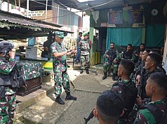 Kunjungi Pos Satgas Pamtas RI - PNG, Danrem JO: Prajurit Tetap Waspada, Jangan Lengah! Kunjungi Pos Satgas Pamtas RI - PNG, Danrem JO: Prajurit Tetap Waspada, Jangan Lengah!