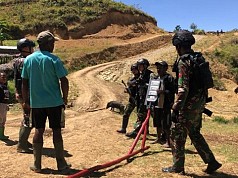 Kehadiran TNI Membuat Sinar Terang di Distrik Balingga Papua