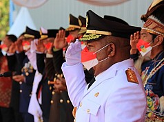 Gubernur Papua Pimpin Upacara Detik detik Proklamasi Kemerdekaan RI di Stadion LE 