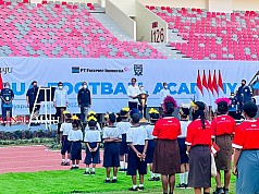 Jokowi Tegaskan Talenta Muda Rekrutan Papua Footbal Academy Tetap Sekolah Formal