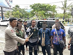Polisi Amankan 9 Orang Pendemo Kedapatan Bawa Sajam dan Mabuk Polisi Amankan 9 Orang Pendemo Kedapatan Bawa Sajam dan Mabuk
