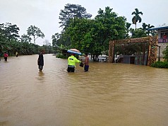 Jembatan Legari sedang Dibangun di Kabupaten Nabire Hanyut Akibat Luapan Air Kali Jembatan Legari sedang Dibangun di Kabupaten Nabire Hanyut Akibat Luapan Air Kali