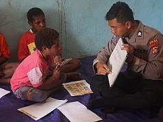 Dukung Pendidikan di Tanah Papua, Binmas Noken Jayawijaya laksanakan Belajar dan Bermain Bersama
