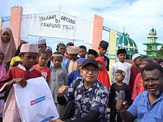 Program CSR Pertamina Serahkan Bantuan Al-Quran di Kampung Yellu Raja Ampat