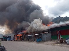Aksi Pemalakan Berujung Tertembaknya Seorang Warga dan Pembakaran Kios di Dogiyai