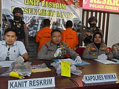 Buron Tiga Hari, Pelaku Penikaman Tukang Jahit di Timika Dibekuk Polisi Buron Tiga Hari, Pelaku Penikaman Tukang Jahit di Timika Dibekuk Polisi