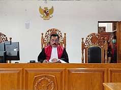 Gugatan Praperadilan Digugurkan Hakim, Ini Tanggapan Kuasa Hukum Plt Bupati Mimika Gugatan Praperadilan Digugurkan Hakim, Ini Tanggapan Kuasa Hukum Plt Bupati Mimika