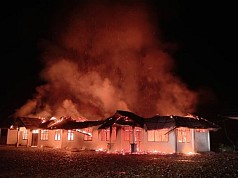 Gedung SMPN 2 Dekai Yahukimo Terbakar, Dua Pemuda Diamankan Polisi Gedung SMPN 2 Dekai Yahukimo Terbakar, Dua Pemuda Diamankan Polisi