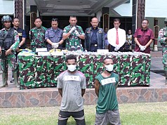 Petugas Gabungan Penjaga Perbatasan Gagalkan Upaya Penyelundupan 5 Kg Ganja Asal PNG Petugas Gabungan Penjaga Perbatasan Gagalkan Upaya Penyelundupan 5 Kg Ganja Asal PNG