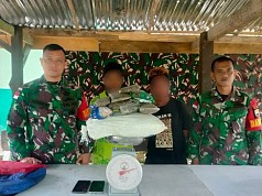 Korem 172/PWY Kembali Gagalkan Upaya Penyelundupan 2 Kg Ganja di Wilayah Perbatasan PNG Korem 172/PWY Kembali Gagalkan Upaya Penyelundupan 2 Kg Ganja di Wilayah Perbatasan PNG