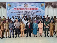 Plh. Dandim Yahukimo Hadiri Pengukuhan 13 Kepala Suku, Berharap Membantu Jaga Kedamaian Plh. Dandim Yahukimo Hadiri Pengukuhan 13 Kepala Suku, Berharap Membantu Jaga Kedamaian
