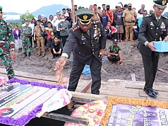 Dandim Jayawijaya Pimpin Prosesi Pemakaman Wakil Bupati Yalimo Dandim Jayawijaya Pimpin Prosesi Pemakaman Wakil Bupati Yalimo