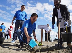 Pemprov Papua Tengah dan Freeport Peringati Hari Lingkungan Hidup Sedunia di Pantai Nabire Pemprov Papua Tengah dan Freeport Peringati Hari Lingkungan Hidup Sedunia di Pantai Nabire