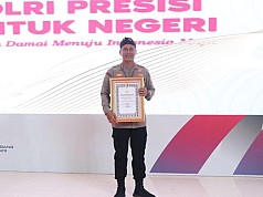 Sebagai Inisiator RM Papeda, Kombes Pol Victor Mackbon Raih Penghargaan Kapolri