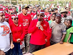 Tekan Laju Inflasi, Pemkab Puncak Jaya Gelar Pasar Murah dan Canangkan Penggunaan QRIS Tekan Laju Inflasi, Pemkab Puncak Jaya Gelar Pasar Murah dan Canangkan Penggunaan QRIS