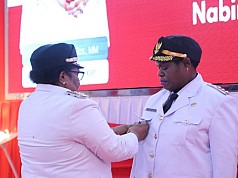 Denci Meri Nawipa Dilantik Sebagai Pj Bupati Paniai Denci Meri Nawipa Dilantik Sebagai Pj Bupati Paniai