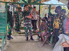 Bertemu Masyarakat Tingginambut, Dandim Puncak Jaya Dengarkan Keluhan Listrik yang tidak Menyala Bertemu Masyarakat Tingginambut, Dandim Puncak Jaya Dengarkan Keluhan Listrik yang tidak Menyala