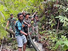 Tahun Baru 2024, TNI AD Berikan Kado Istimewa untuk Masyarakat Kaureh Papua