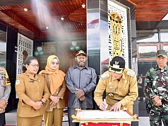 Pj Bupati Puncak Jaya Resmikan Gedung Perpustakaan Daerah dan 90 Proyek Pembangunan Pj Bupati Puncak Jaya Resmikan Gedung Perpustakaan Daerah dan 90 Proyek Pembangunan