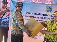 Pemprov Papua Tengah Bagikan 950 Lampu LSHE ke Delapan Kabupaten 