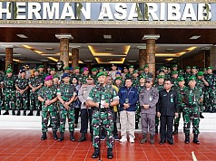Pangdam Cenderawasih Pimpin Apel Gelar Pengamanan Pemilu Tahun 2024 di Papua Pangdam Cenderawasih Pimpin Apel Gelar Pengamanan Pemilu Tahun 2024 di Papua