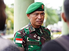 Gerombolan KKB Putus Akses Jalan Sugapa - Titigi di Intan Jaya Gerombolan KKB Putus Akses Jalan Sugapa - Titigi di Intan Jaya