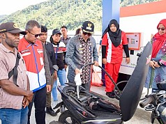 Resmikan SPBU Satu Harga di Puncak Jaya, Pj Bupati: Pelayanan Menyeluruh kepada Masyarakat Resmikan SPBU Satu Harga di Puncak Jaya, Pj Bupati: Pelayanan Menyeluruh kepada Masyarakat