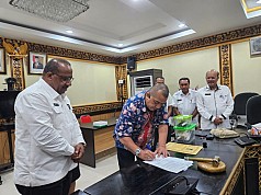 KPK Kembalikan 90 Unit Mobil yang sebelumnya Ditarik dari Mantan Anggota DPR Papua KPK Kembalikan 90 Unit Mobil yang sebelumnya Ditarik dari Mantan Anggota DPR Papua