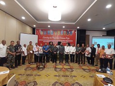 Pj Gubernur Papua Meminta Bupati dan Wali Kota Segera Lakukan Tahapan Pengisian Keanggotaan DPRK  Pj Gubernur Papua Meminta Bupati dan Wali Kota Segera Lakukan Tahapan Pengisian Keanggotaan DPRK
