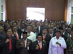 392 Pejabat Eselon II, III dan IV Lingkup Pemprov Papua Tengah 392 Pejabat Eselon II, III dan IV Lingkup Pemprov Papua Tengah